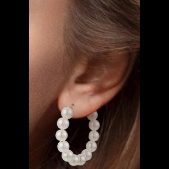 Faux Pearl Hoop Earrings Circle - Picture 3 of 7